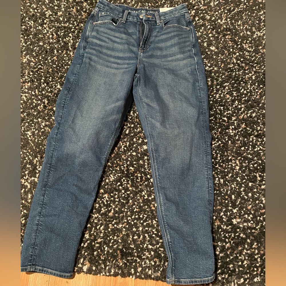 American Eagle Outfitters Curvy Mom Straight Leg Jeans